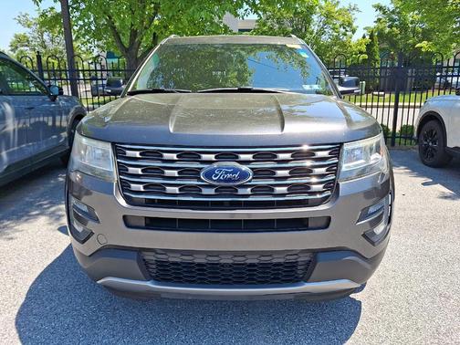 Magnetic 2017 Ford Explorer XLT