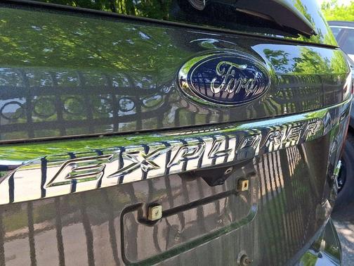 Magnetic 2017 Ford Explorer XLT