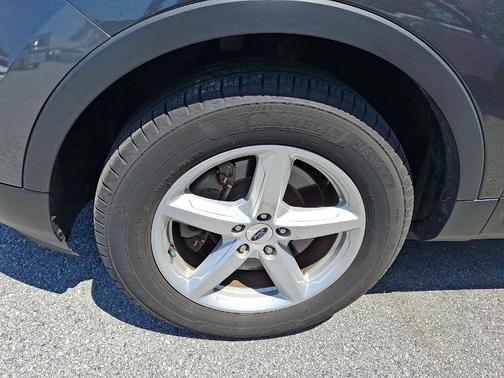 Magnetic 2017 Ford Explorer XLT