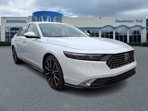 Platinum White Pearl 2026 Honda Accord Hybrid Touring