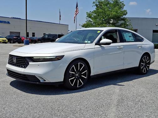 Platinum White Pearl 2026 Honda Accord Hybrid Touring