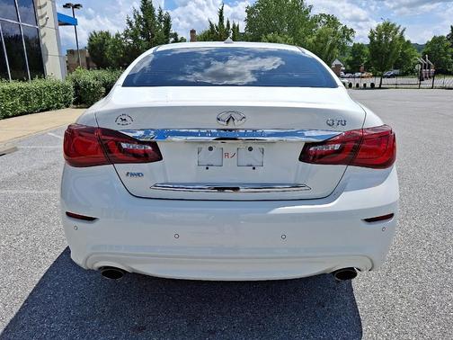2015 INFINITI Q70 3.7X