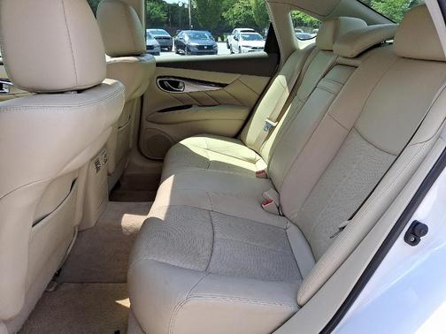 2015 INFINITI Q70 3.7X