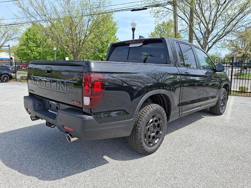 Crystal Black Pearl 2026 Honda Ridgeline TrailSport+