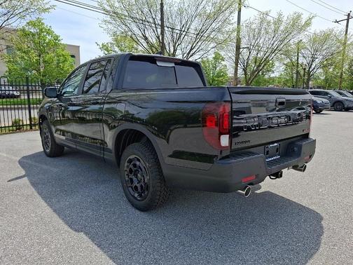 Crystal Black Pearl 2026 Honda Ridgeline TrailSport+