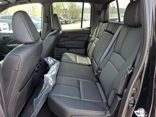 Crystal Black Pearl 2026 Honda Ridgeline TrailSport+