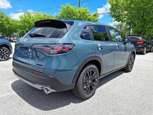 Pearl 2027 Honda HR-V Sport