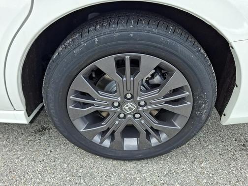 Platinum White Pearl 2026 Honda Odyssey Touring