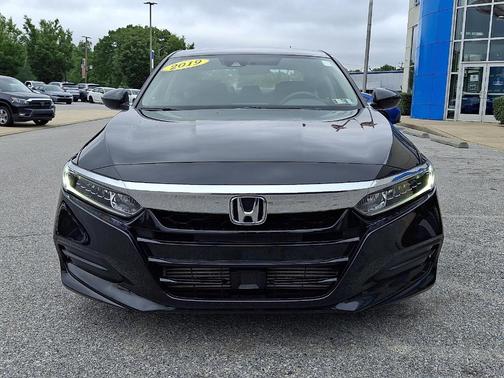 Crystal Black Pearl 2019 Honda Accord LX
