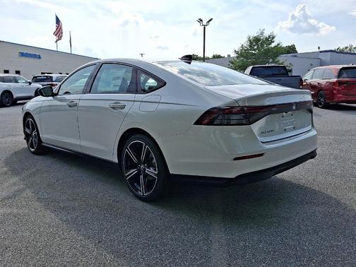 Platinum White Pearl 2026 Honda Accord SE