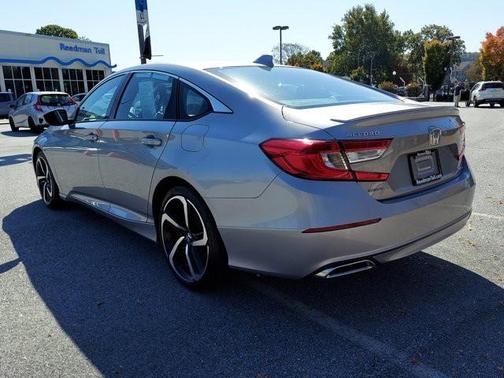 Photo 4 of 28 of 2018 Honda Accord Sport