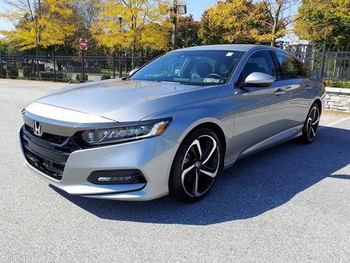 Photo 3 of 28 of 2018 Honda Accord Sport