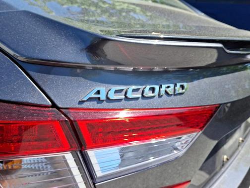 Lunar Silver Metallic 2018 Honda Accord Hybrid Touring