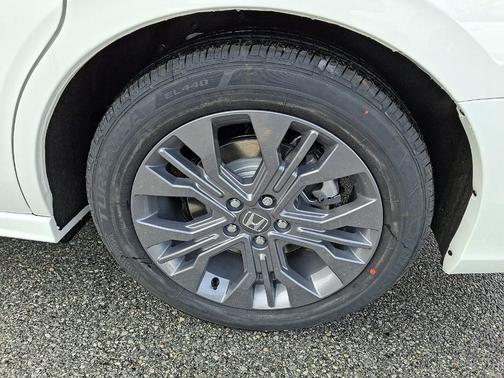 Platinum White Pearl 2026 Honda Odyssey Touring