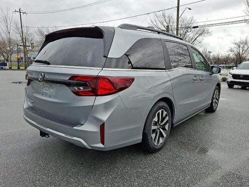 Solar Silver Metallic 2026 Honda Odyssey EX-L