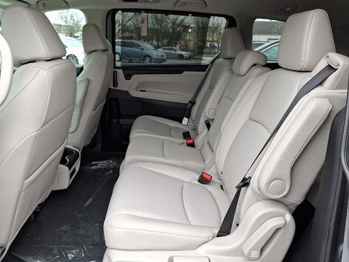 Solar Silver Metallic 2026 Honda Odyssey EX-L