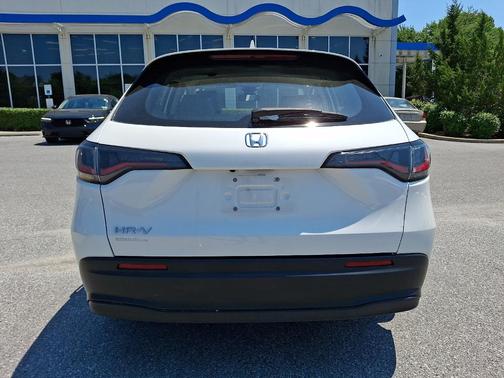 Platinum White Pearl 2025 Honda HR-V LX