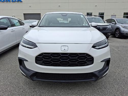Platinum White Pearl 2025 Honda HR-V LX