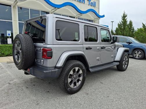 Billet Silver Metallic Clearcoat 2018 Jeep Wrangler Unlimited Sahara