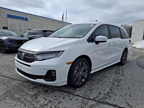 Platinum White Pearl 2026 Honda Odyssey Touring