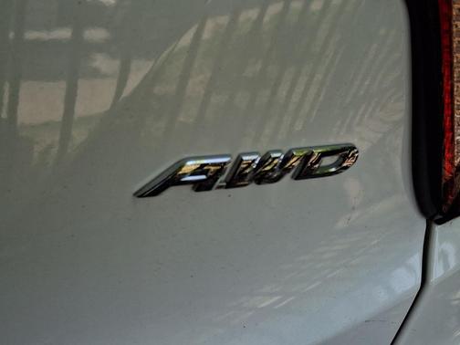White Orchid Pearl 2016 Honda HR-V LX