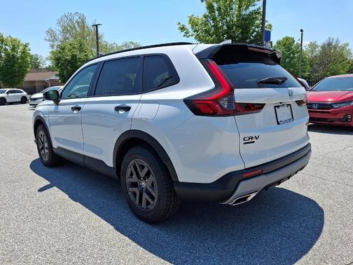Platinum White Pearl 2026 Honda CR-V Hybrid TrailSport