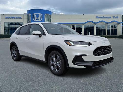 Platinum White Pearl 2026 Honda HR-V LX