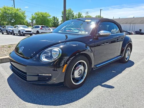 Black Uni / Black Roof 2013 Volkswagen Beetle 2.5L
