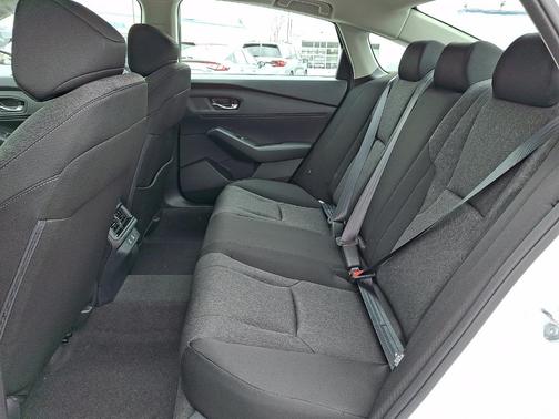 Platinum White Pearl 2026 Honda Accord SE