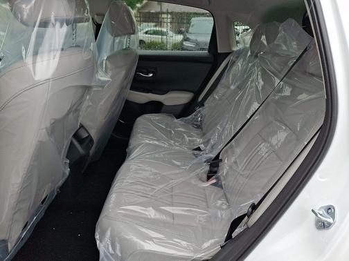 Platinum White Pearl 2026 Honda HR-V EX-L