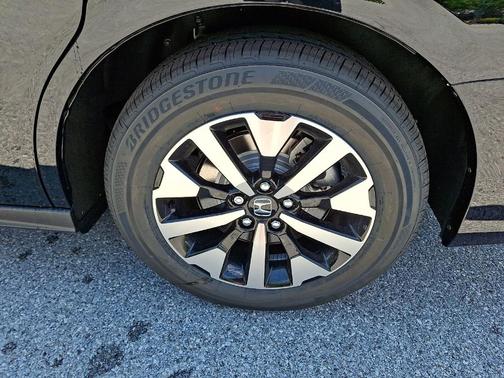 Platinum White Pearl 2026 Honda Pilot TrailSport