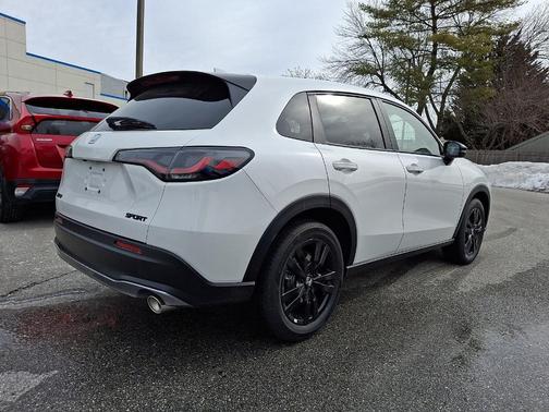 Platinum White Pearl 2026 Honda HR-V Sport