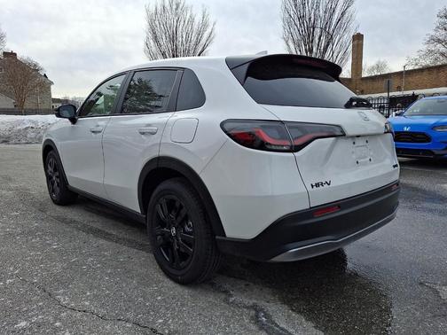 Platinum White Pearl 2026 Honda HR-V Sport