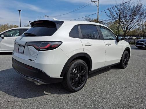 Platinum White Pearl 2026 Honda HR-V Sport