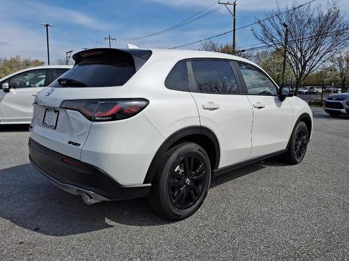 Platinum White Pearl 2026 Honda HR-V Sport