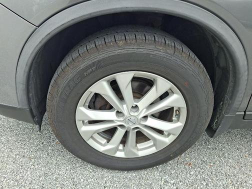 Gun Metallic 2016 Nissan Rogue SV