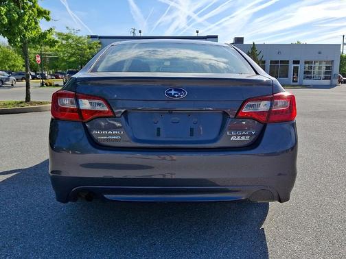 Carbide Gray Metallic 2017 Subaru Legacy 2.5i