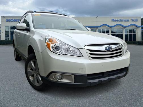 White 2012 Subaru Outback 2.5i Premium