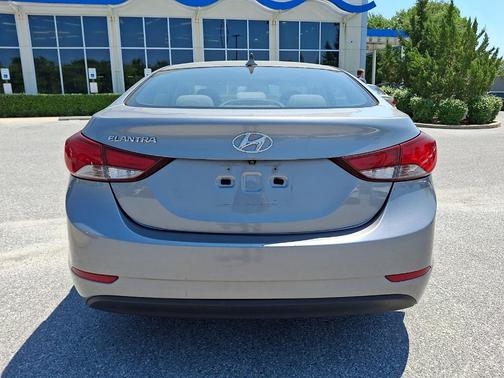 Titanium Gray Metallic 2016 Hyundai ELANTRA SE