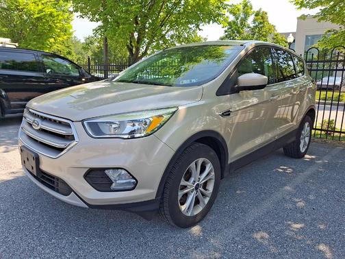 White Gold Metallic 2017 Ford Escape SE