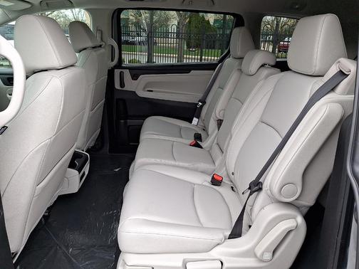 Solar Silver Metallic 2026 Honda Odyssey EX-L