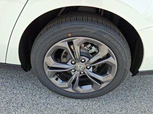 Platinum White Pearl 2026 Honda Accord Hybrid EX-L