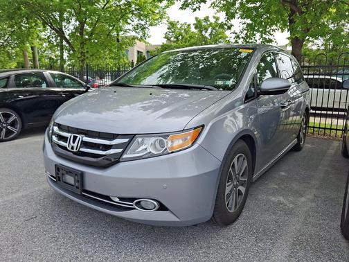 Lunar Silver Metallic 2017 Honda Odyssey Touring