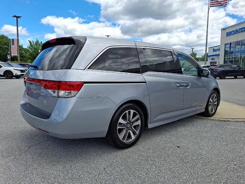 Lunar Silver Metallic 2017 Honda Odyssey Touring
