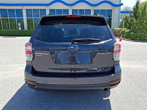 Dark Gray Metallic 2018 Subaru Forester 2.5i Touring