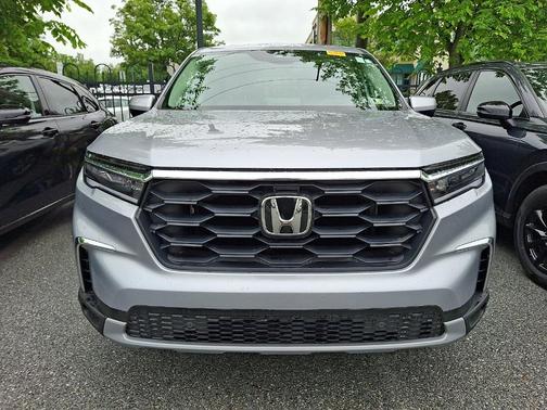 Lunar Silver Metallic 2023 Honda Pilot EX-L 8-Passenger