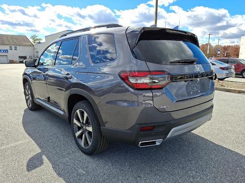 2025 Honda Pilot Touring
