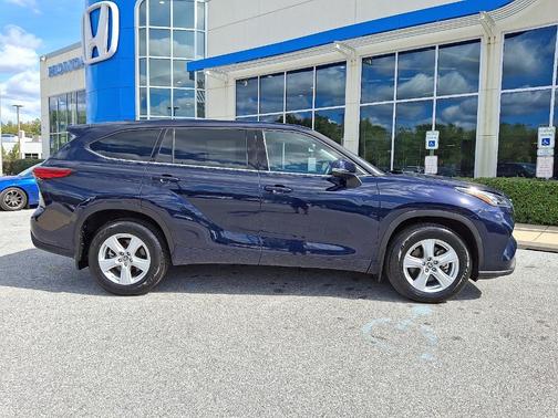 2020 Toyota Highlander LE
