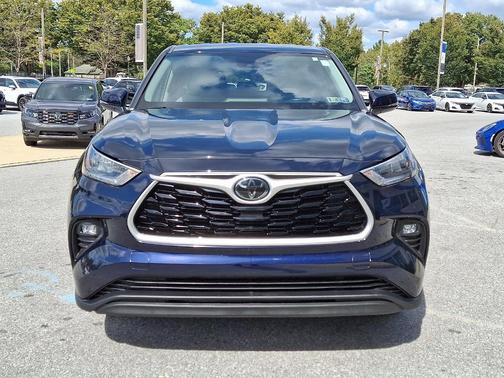 2020 Toyota Highlander LE