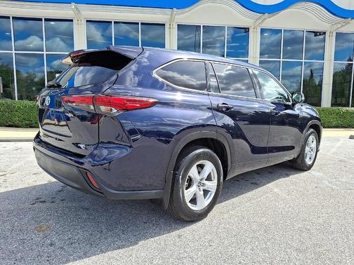 2020 Toyota Highlander LE